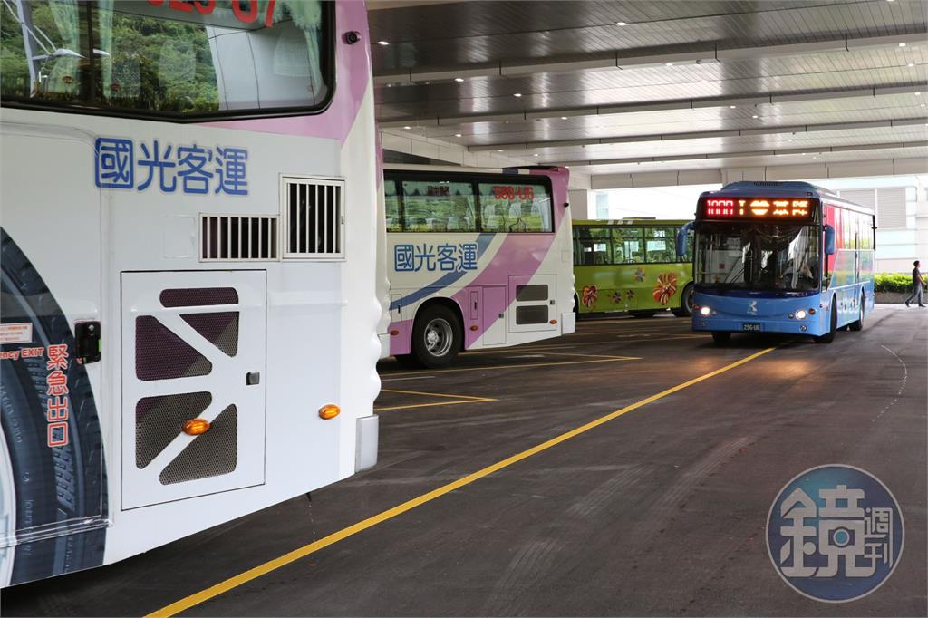春節連假9天「4波車潮時間曝光」　90條國道客運享6折還有轉乘優惠