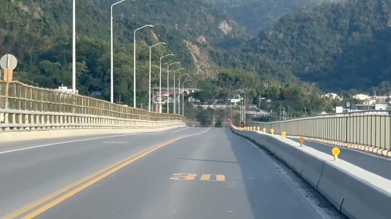 工程瑕疵 ?玉里大橋呈現「波浪狀」 公路局:因「這原因」採特殊工法