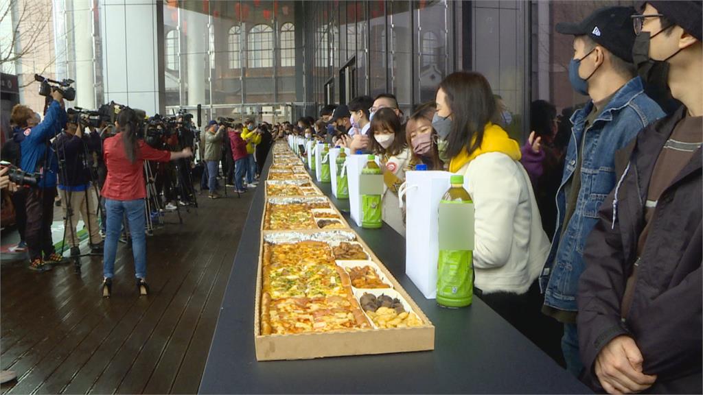 開工午餐派對！　20公尺Pizza信義區亮相