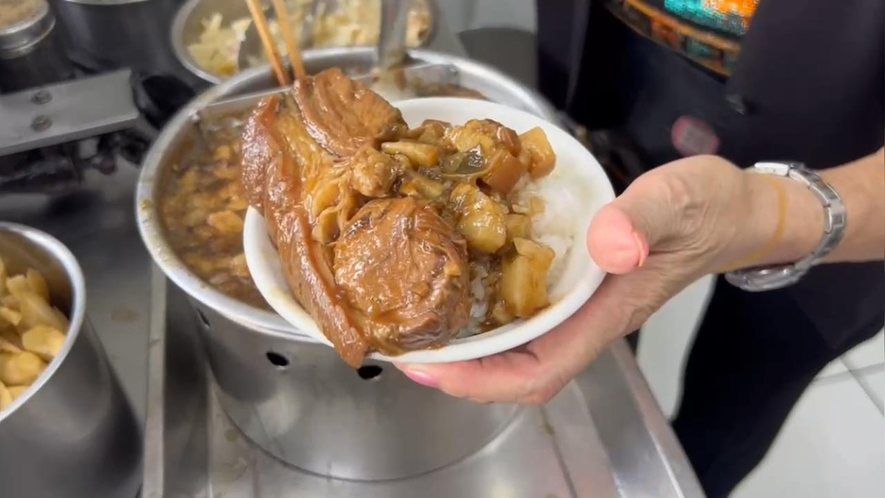 作家楊双子盛讚「全台最好吃」！　台中魯肉飯名店月底熄燈