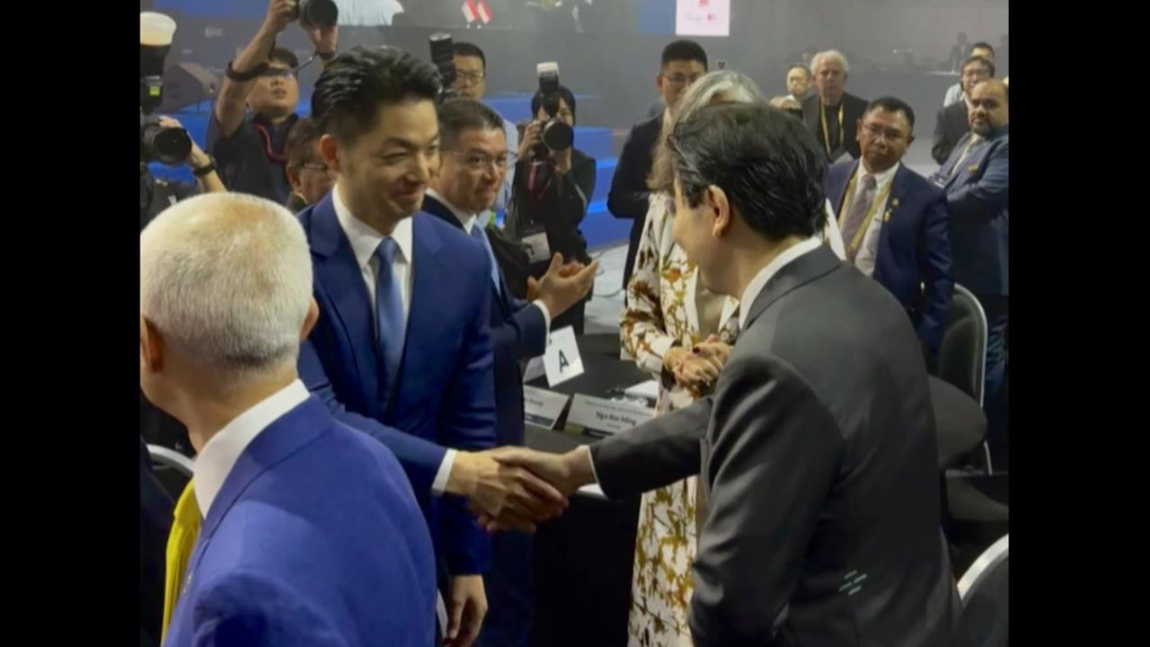 出席新加坡世界城市高峰會　蔣萬安、黃循財握手寒暄