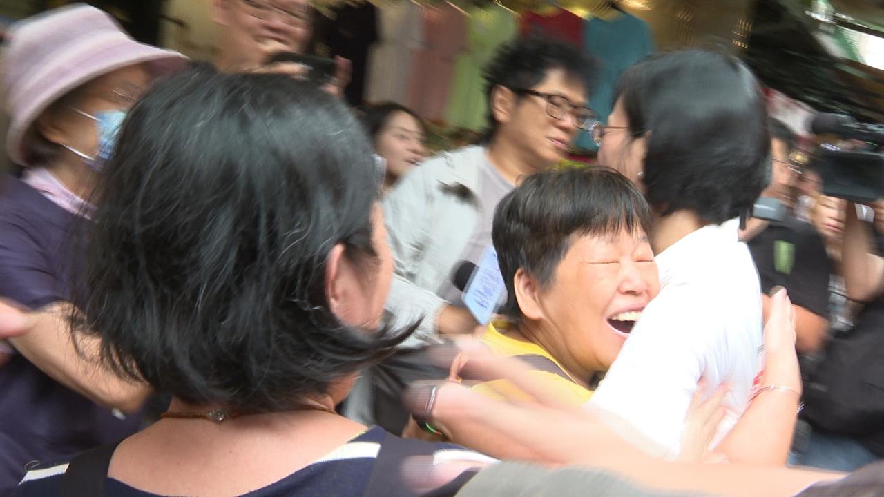 慧川同框出席活動互動少　蘇巧慧土城掃街攤商告白