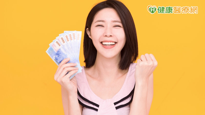 有錢真的比較快樂嗎？研究揭幸福感關鍵：其實不是收入高低