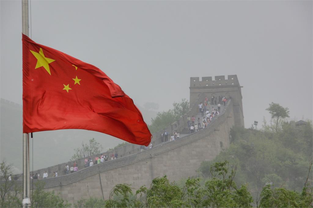 習近平與巴西總統通電話：應團結起來反對單邊主義