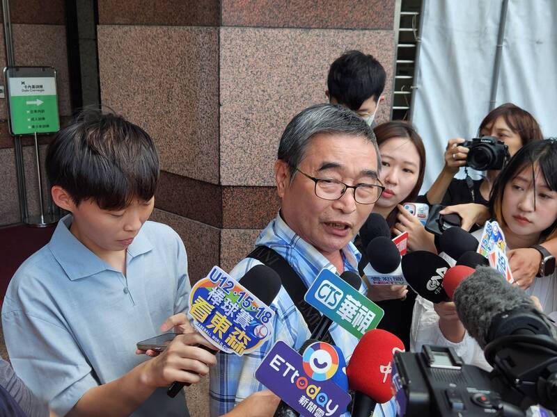 替王義川抱不平！民進黨中常委陳茂松為「粉底液事件」追罵王世堅