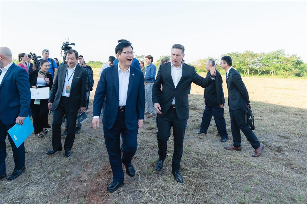 快新聞／推動科技加值外交！林佳龍視察台巴科大預定校區　共築創新基地