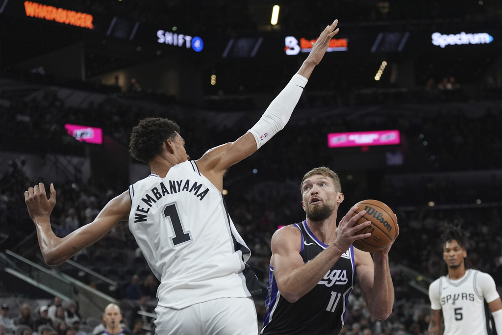 NBA(影)／夢幻步伐躲不掉大掃把！文班亞馬「新鮮彈簧腿+麻辣鍋」伺候沙皇