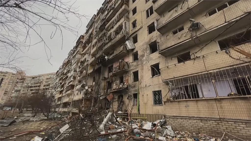 俄烏戰火摧殘家園　「鋼鐵版組合屋」供棲身之所