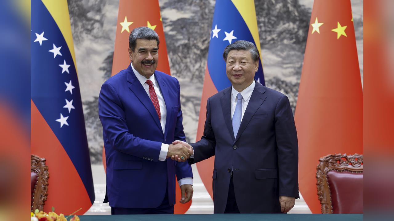 快新聞/習近平「死亡之握」加1?馬杜洛去年在莫斯科會面 2國領導人接連下台