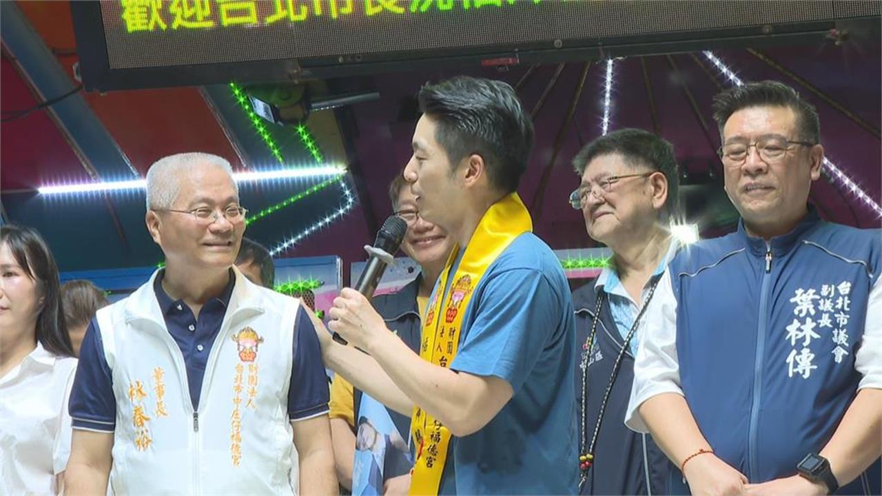 宮廟董事長「捧殺蔣萬安」當眾洗臉選舉才來！後方跑馬燈「驚見12字」蔣萬安秒尷尬