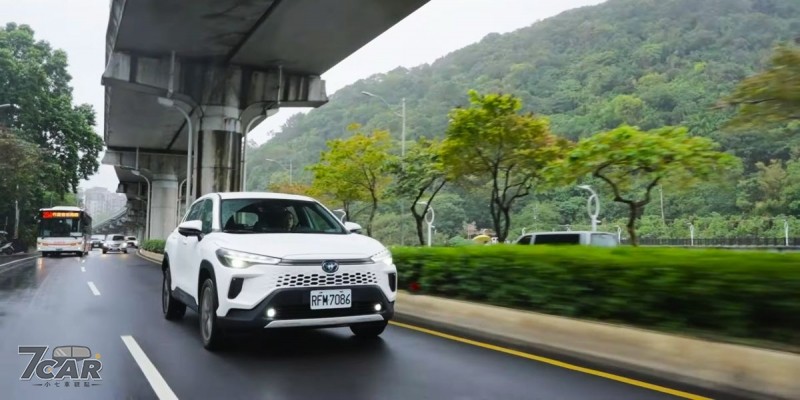專為台灣人量身打造的銷售冠軍！小改款 Toyota Corolla Cross Hybird 旗艦 試駕