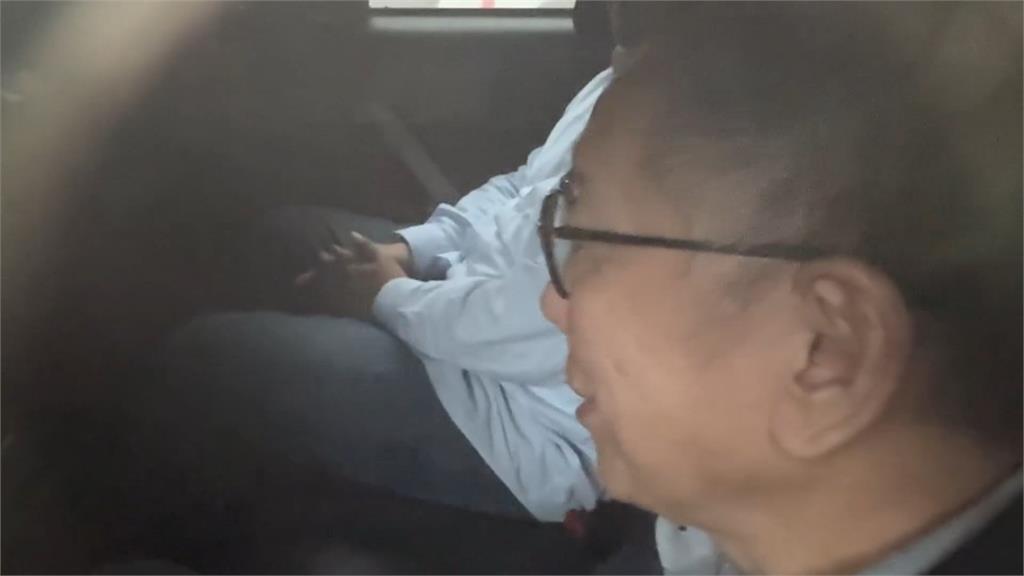 柯文哲第10度被提訊　　被問不法所得是否上億不回應
