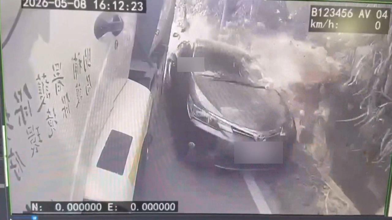 婦路邊等垃圾車遇死劫　肇事駕駛疑疲駕高速撞死人