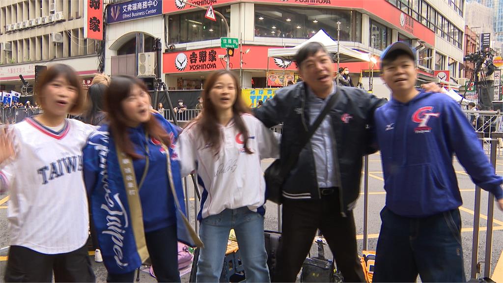 5萬人擠爆英雄谷！　球迷好瘋狂喊「不要拍我我蹺班」