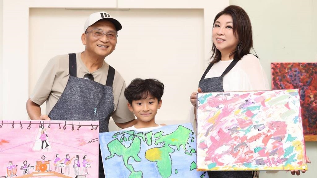 孔鏘罕見「同框7歲孫」畫面曝！甜曬當外公日常：愛孫最愛情勒我