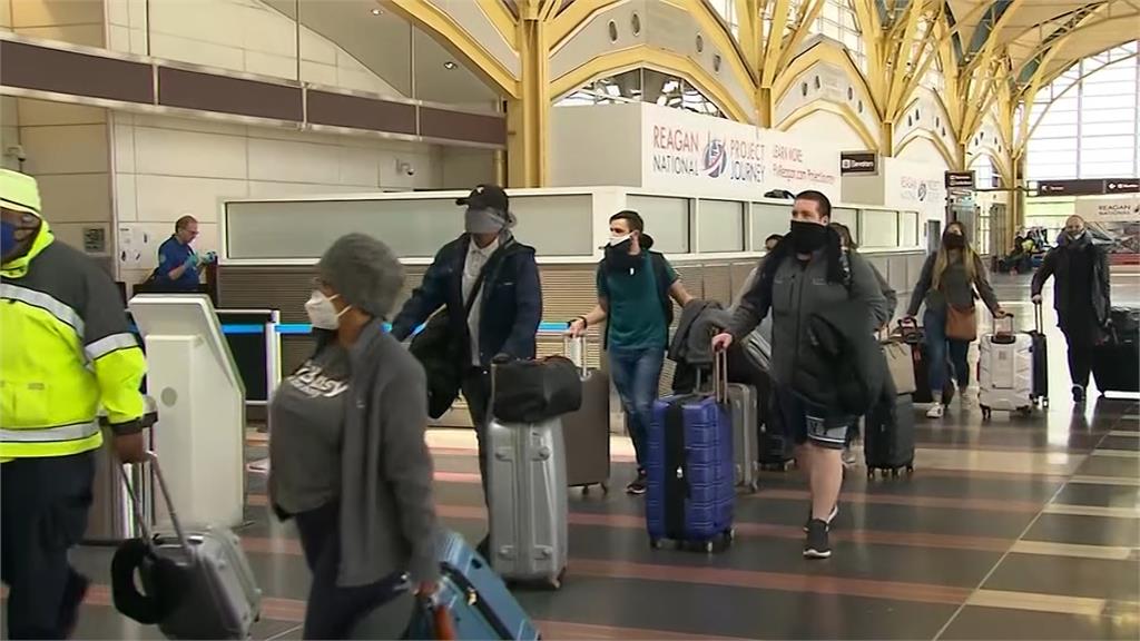 美航空公司要求戴罩 香港機場推全身消毒
