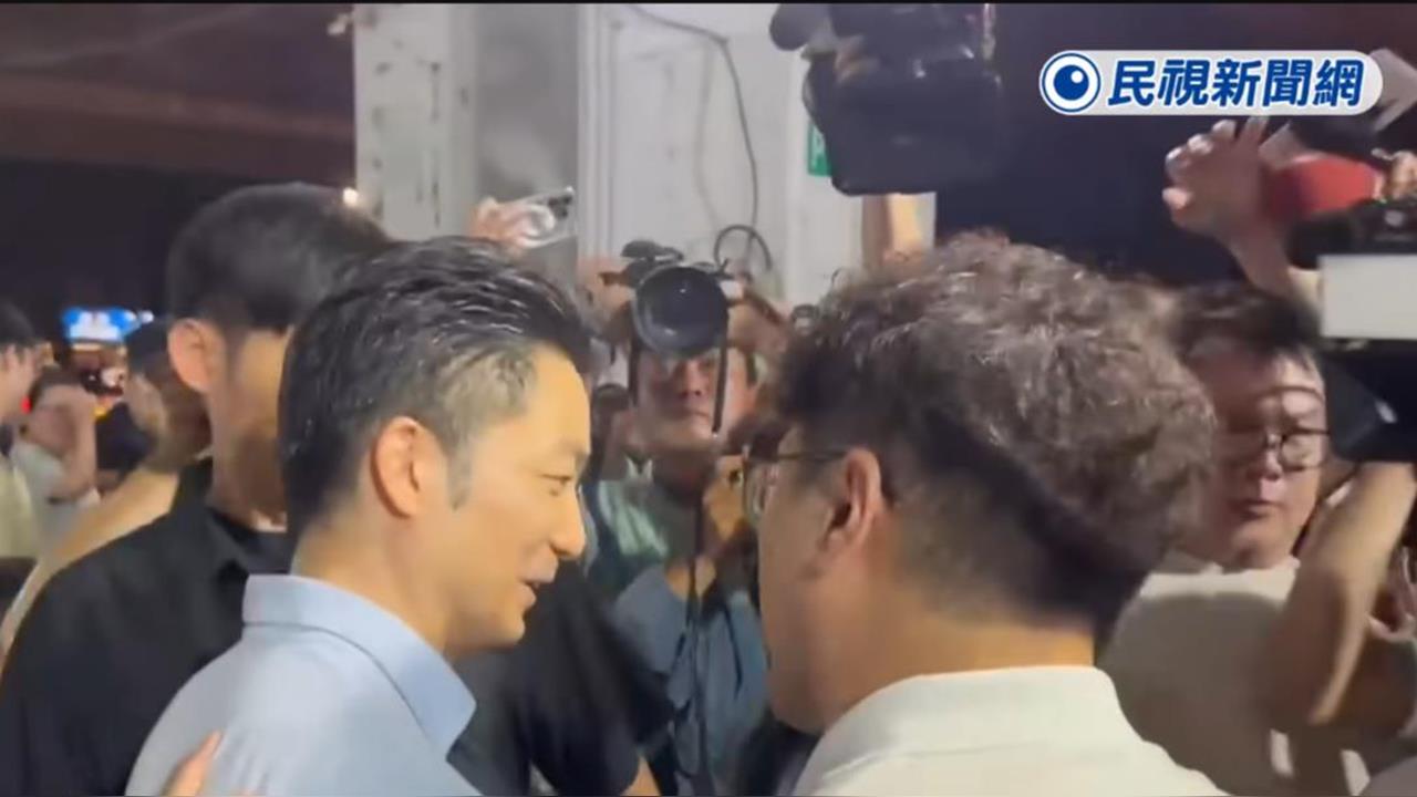 蔣萬安被沈伯洋「市政問題」逼到變臉閃人　丟臉畫面曝網酸：看來真的很嚴重