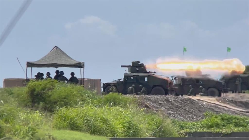 天馬操演實彈射擊　拖二式飛彈精準命中標靶