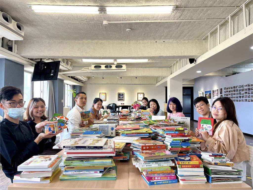 快新聞／壯闊台灣2週募集上千本書籍　母親節前送全台女子監獄