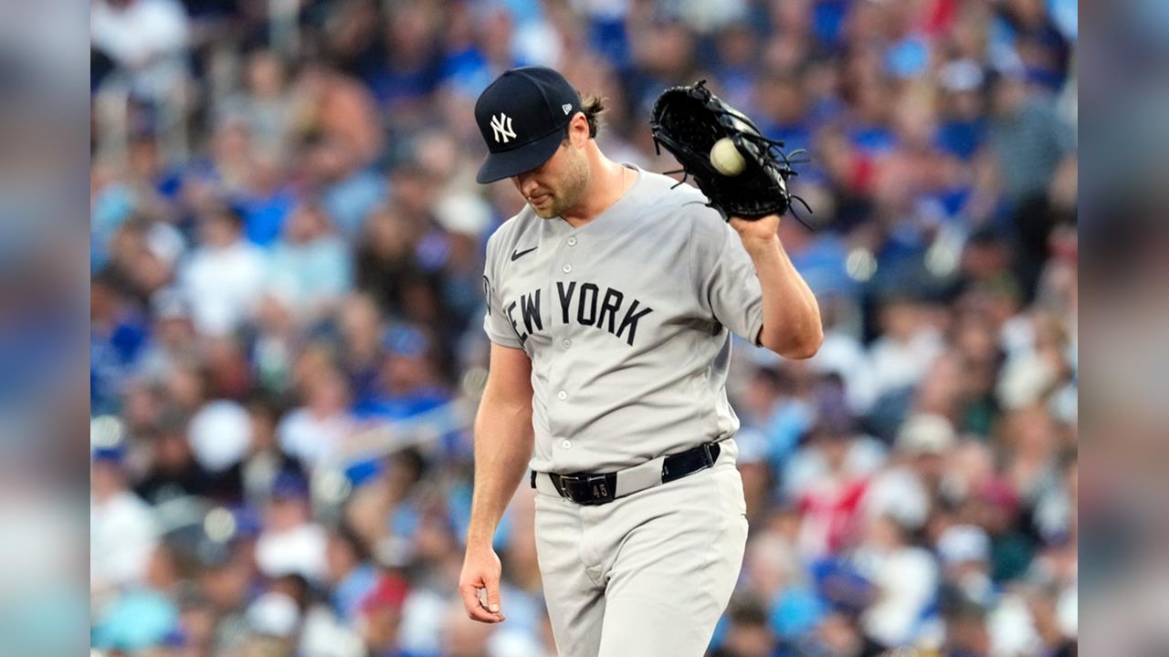 MLB(影)／傳球竟然把「手套撞飛」太扯了！洋基離奇守備搞砸柯爾優質先發遭逆轉