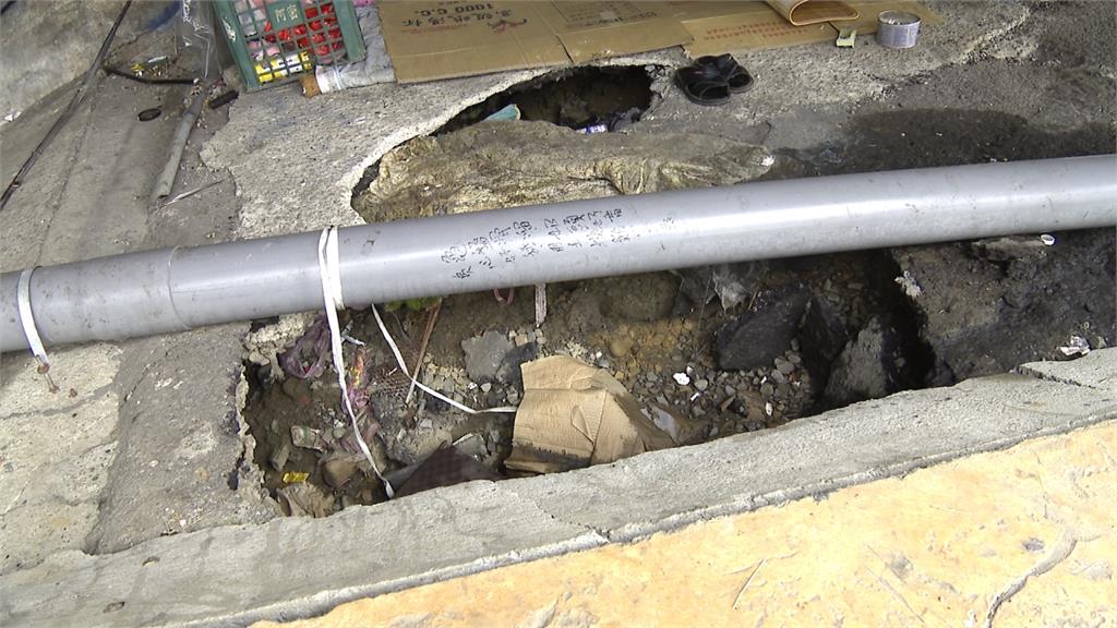 連接雙北「忠孝橋」下堤防破洞  水管破僅用膠帶黏
