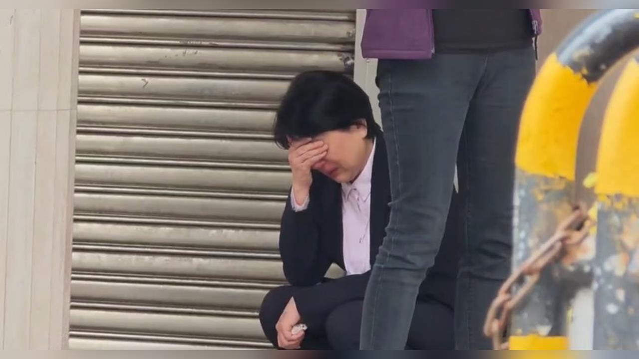 立法院藍白現分歧？民眾黨立委「突蹲下痛哭」護團因1事痛批這藍委惡質