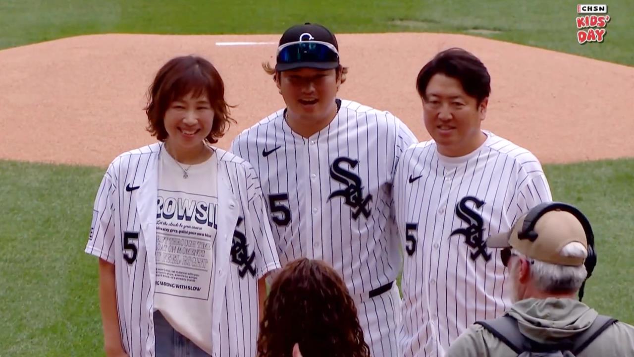 MLB(影)／不枉費爸媽從日本飛到美國！村神父母受邀開球「送雙響砲當禮物」