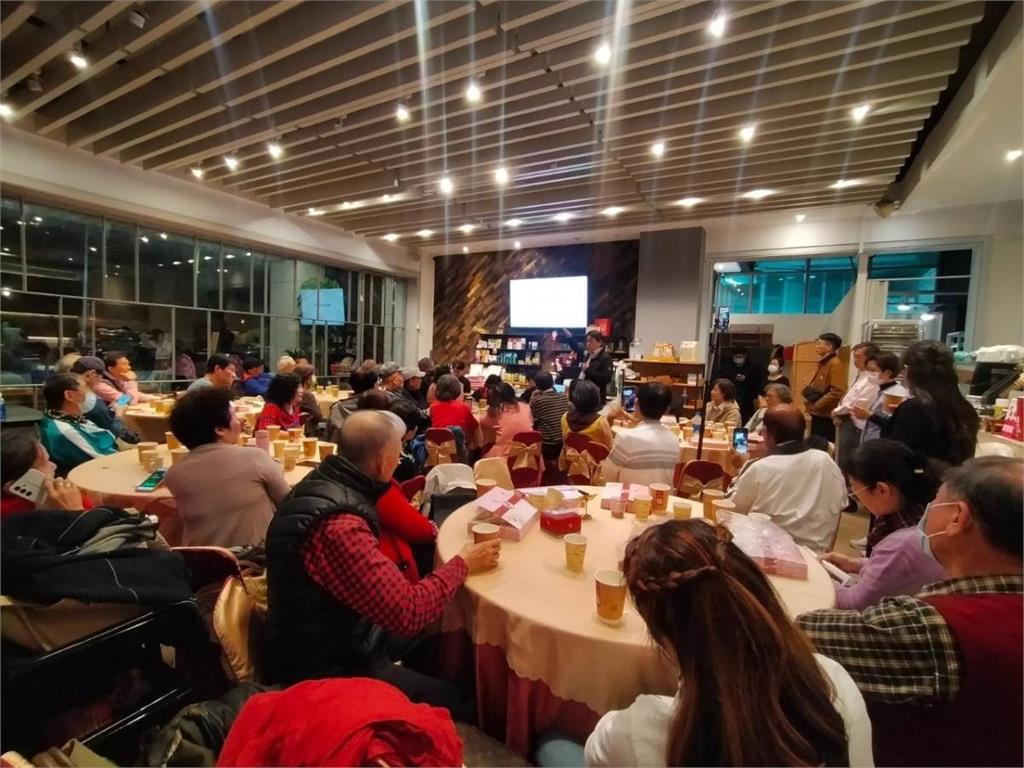 愛走國際樂享購攜手拼拼AI　高雄感恩餐會展望電子商務新未來
