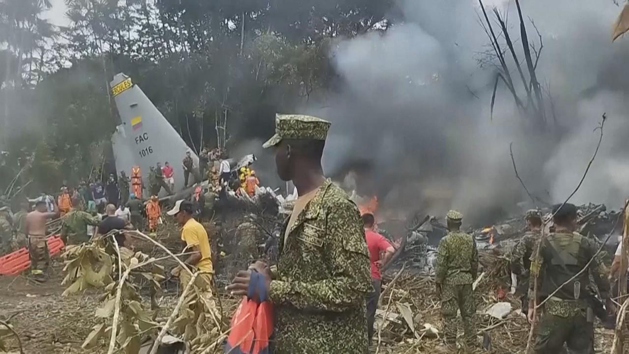 哥倫比亞軍機墜毀爆炸起火　罹難人數增至66人