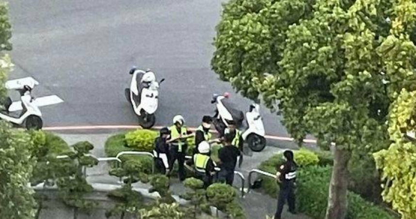 嘉義醉男廟會失控！持刀亂揮嚇壞民眾　警急壓制逮捕送辦