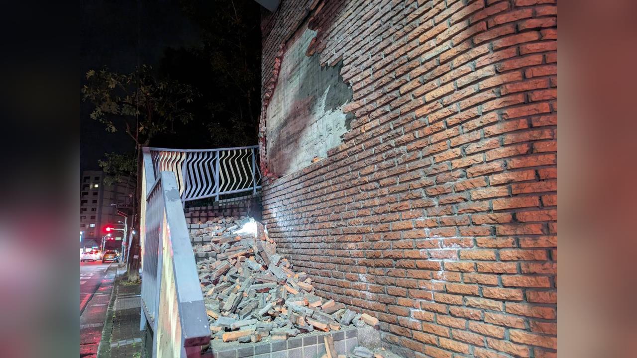 快新聞／有地震！新莊丹鳳高中前天橋磁磚掉落　市議員山田摩衣臉書發文