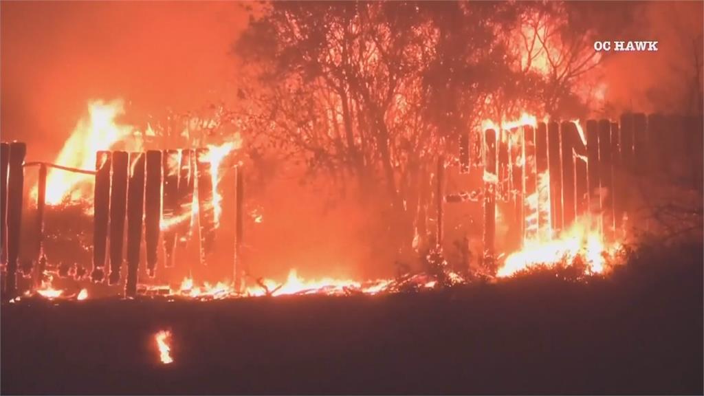 加州野火又竄起　強風加速延燒萬人撤離