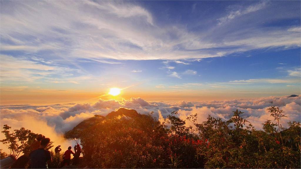 「雲海故鄉」北大武山！飽覽季節限定「雲瀑傾瀉」的零死角美景