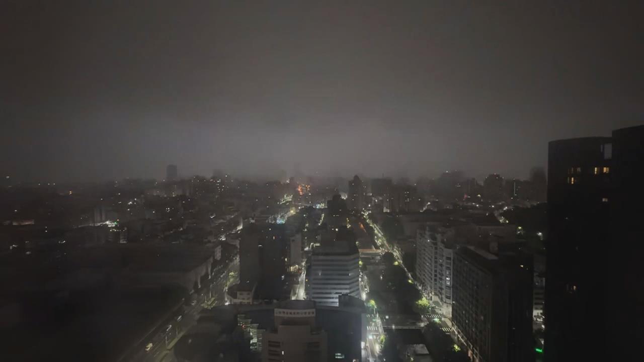 受白海豚外圍環流影響　台中深夜大雷雨部分路段積水