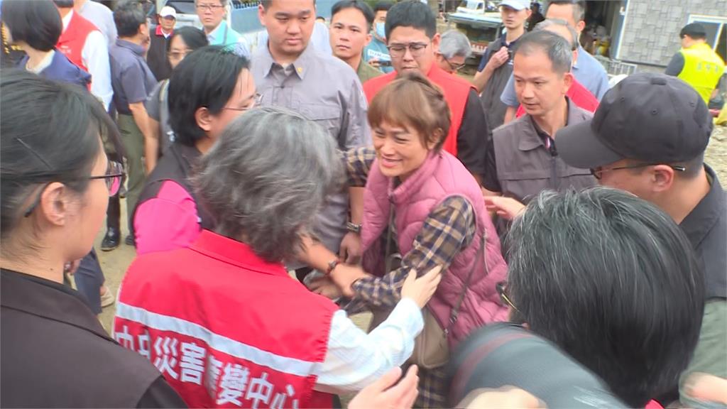 府院兵分三路勘災　花蓮卓溪部落災民見蕭美琴就哭了