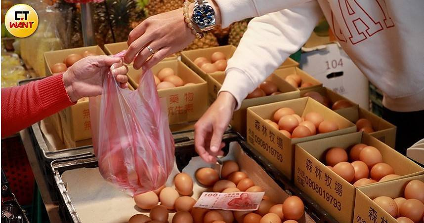 台灣早不缺雞蛋「餐飲業仍賣15元」老闆親吐現實面：不是做功德