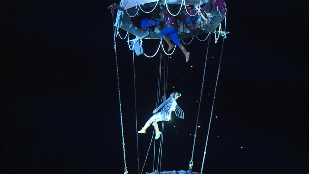 礁溪迷你熱氣球光雕秀登場　40米高特技表演超驚艷