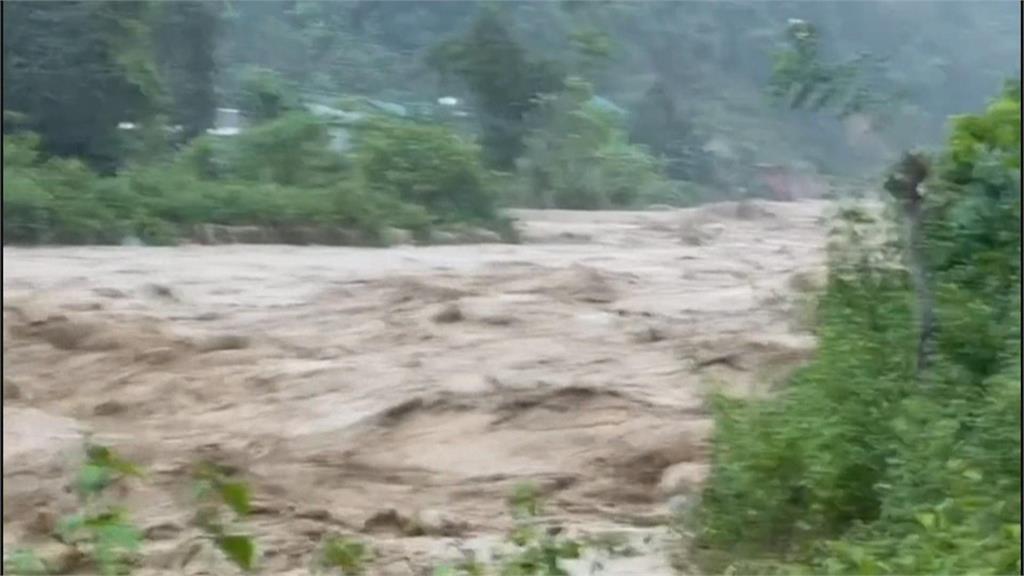 薇帕重創越南中部　強風暴雨傳1人被樹砸死　1洪水捲走失聯