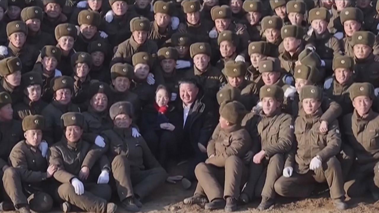 準備接班？ 北韓「第一千金」金主愛與金正恩互動親密