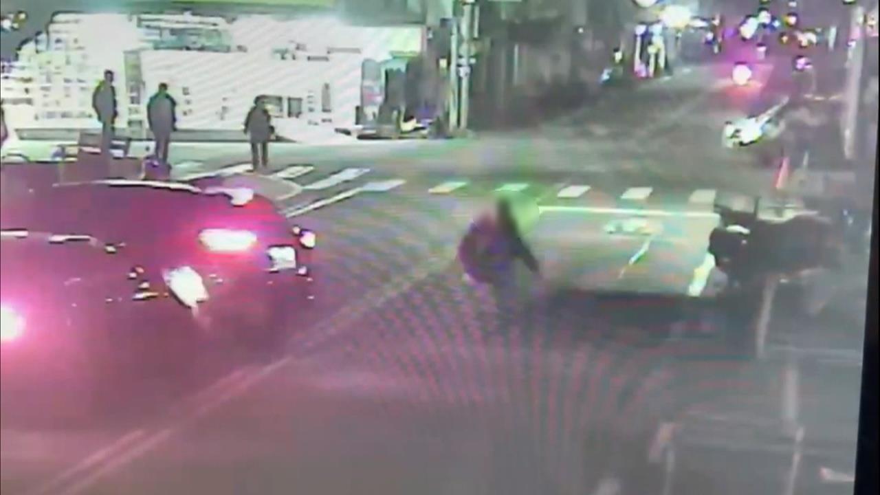 頭份街頭槍響!嫌犯疑酒後糾紛談判 攔車開槍2傷