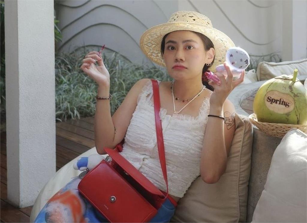 蔡阿嘎堂妹「嘎妹」健檢驚曝癌前病變　已到第3階段！嚇到邊哭邊安排手術
