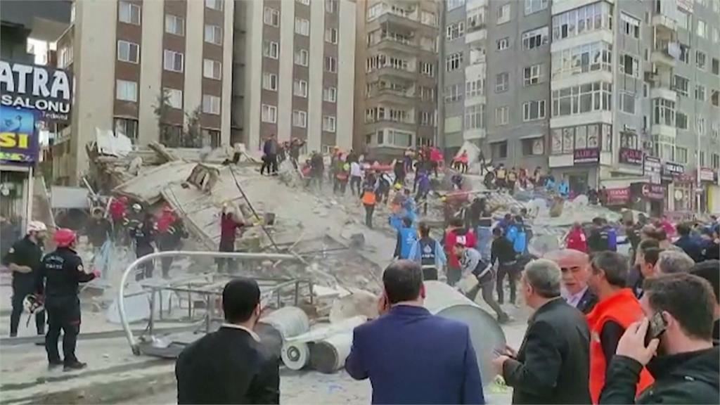 土耳其強震滿一個月 仍有建築物倒塌