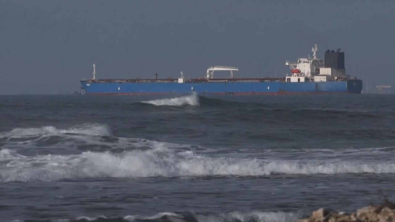 疑屬影子艦隊！　俄油輪格林奇號被法海軍攔截　抵福斯灣港