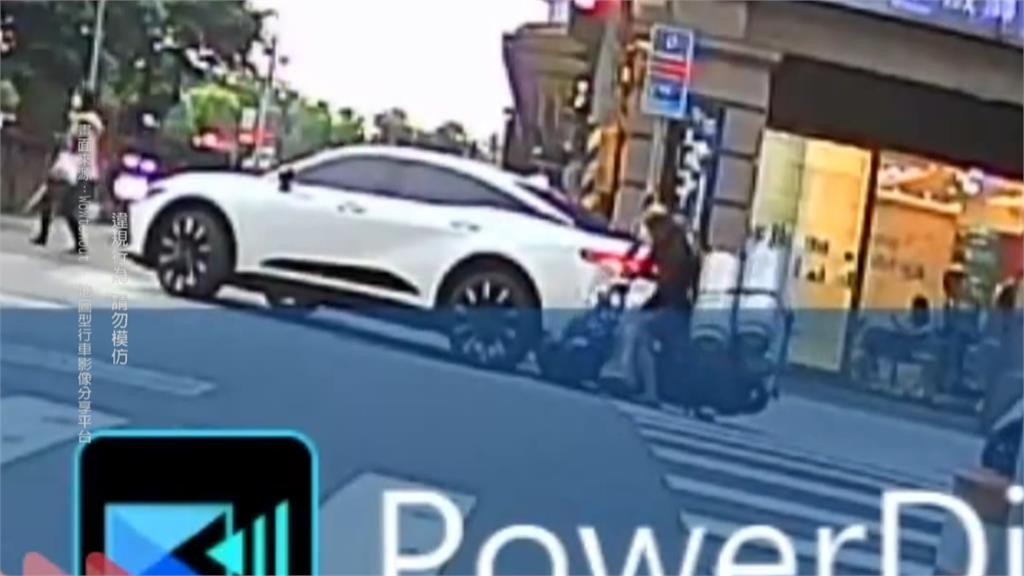 機車載滿「五桶瓦斯」出車禍!瓦斯沿路滾畫面曝