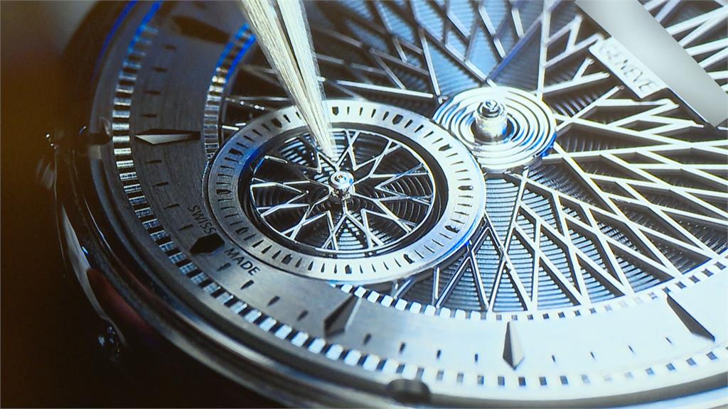 知名鐘錶品牌50週年　推限量腕表.圓頂座鐘