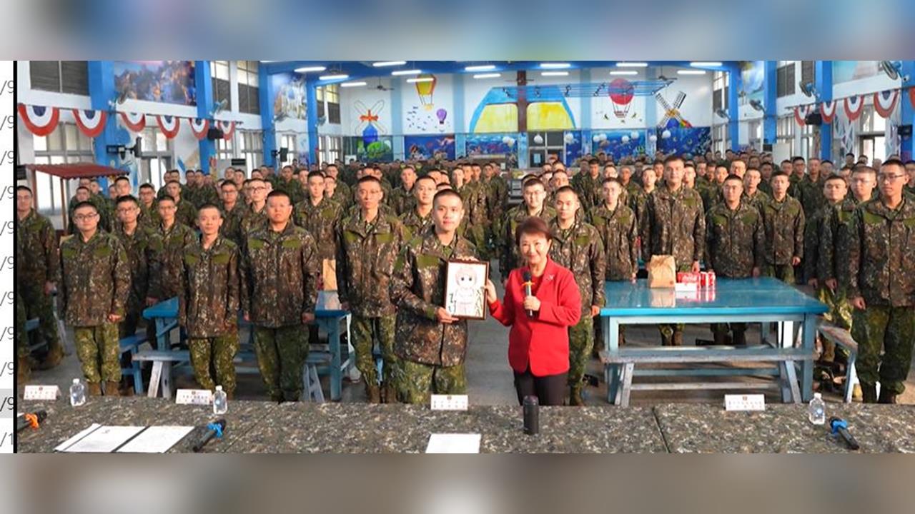 年節前夕慰勞台中子弟 盧秀燕親赴成功嶺發加菜金