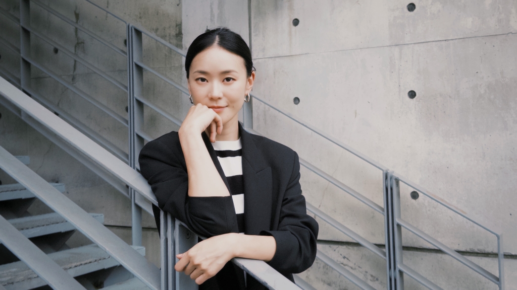 鍾瑶合體時尚大咖！首度公開18年前設計服裝 傲人成績曝光