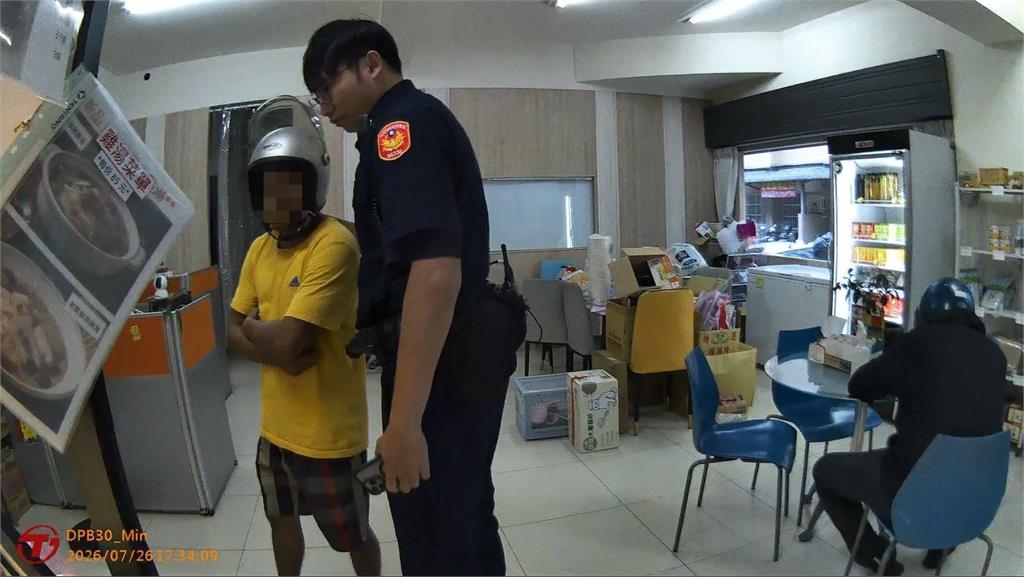 桃園「8條通」男禁不起鹹水雞誘惑 排隊到一半遭大園警逮捕