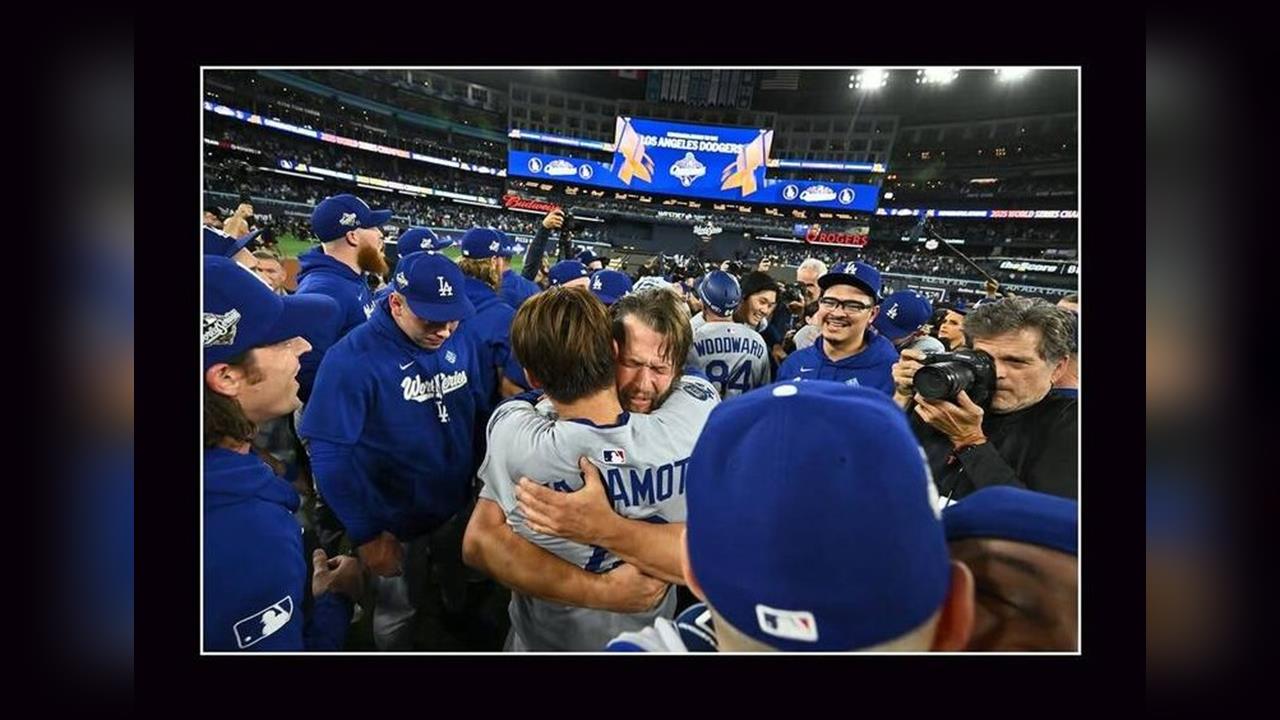 MLB(影)/「史上最暖擁抱」!柯蕭緊抱山本由伸 球迷:可以出相片海報嗎