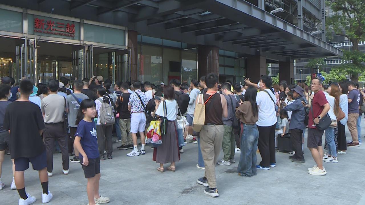 快新聞／「店王」重生！新光三越台中店今復業　第一天中午人潮破萬